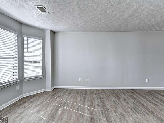5th image of 3184 English Ivy Ln