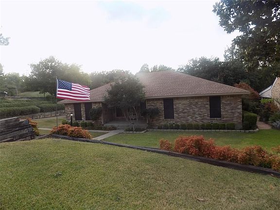 2nd image of 4101 Village Green Dr