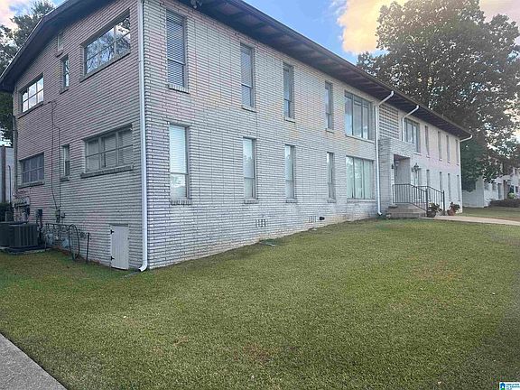 4th image of 1834 Montclaire Ln