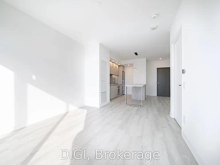 57 Spadina Ave #810 — Photo 2