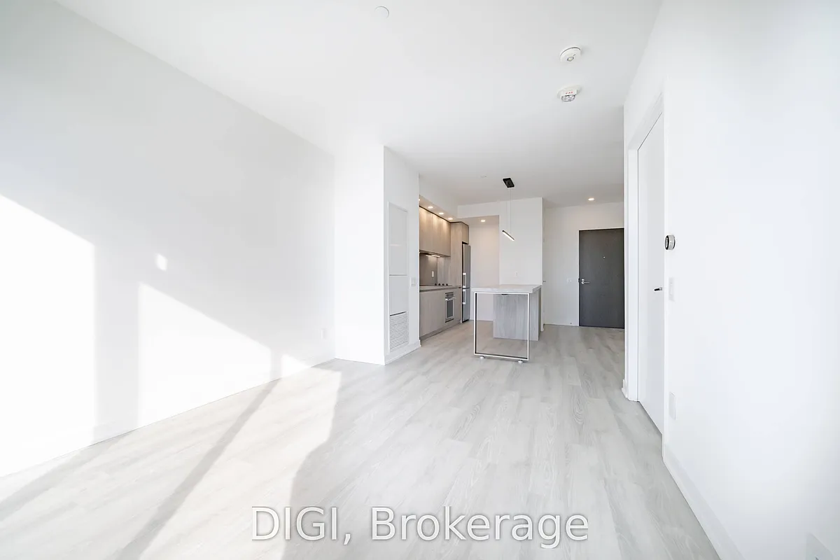 Photo 2 of 30 - 57 Spadina Ave #810 - Toronto, ON Building Photo - 57 Spadina Ave #810