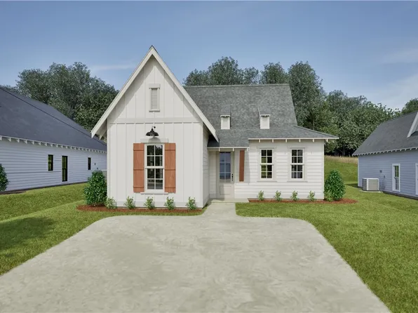 73 Summer St, Opelika, AL 36804