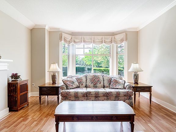 5th image of 15425 Rosemary Heights Cres #3
