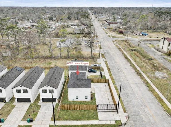 6320 Laura Koppe Rd Cover view