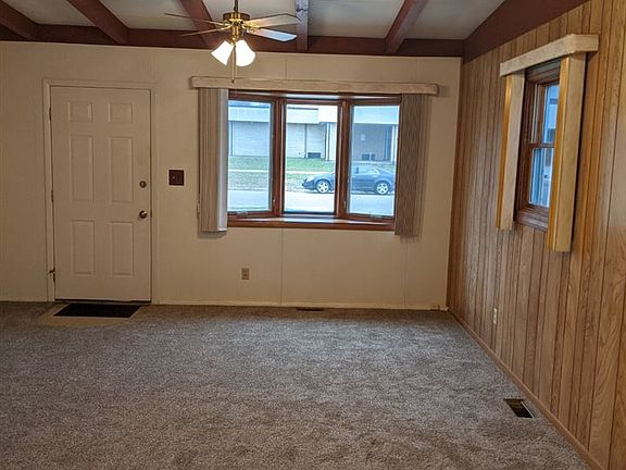2nd image of 1113 Evans Ave