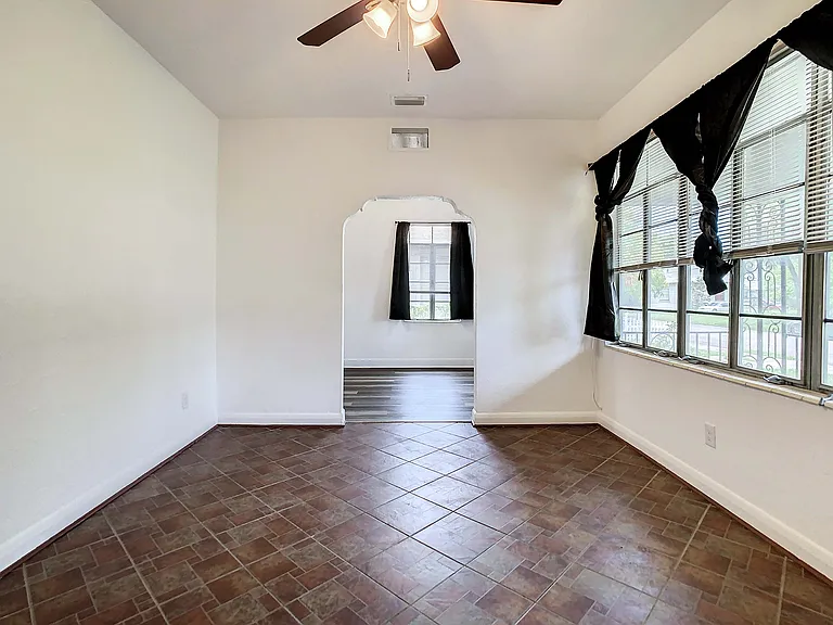 2211 Durham St — Photo 7