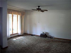 5th image of 17 Linwood Ave