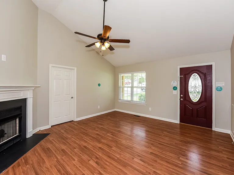 534 Summit Way — Photo 3