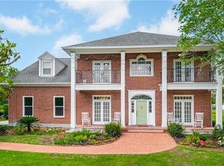 30 Castle Pines Dr, New Orleans, LA 70131