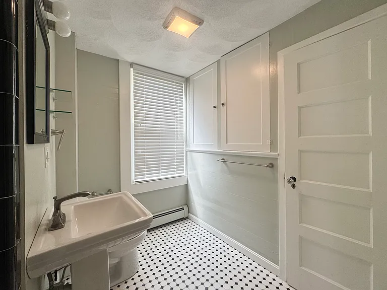 11 Walnut St #1 — Photo 6