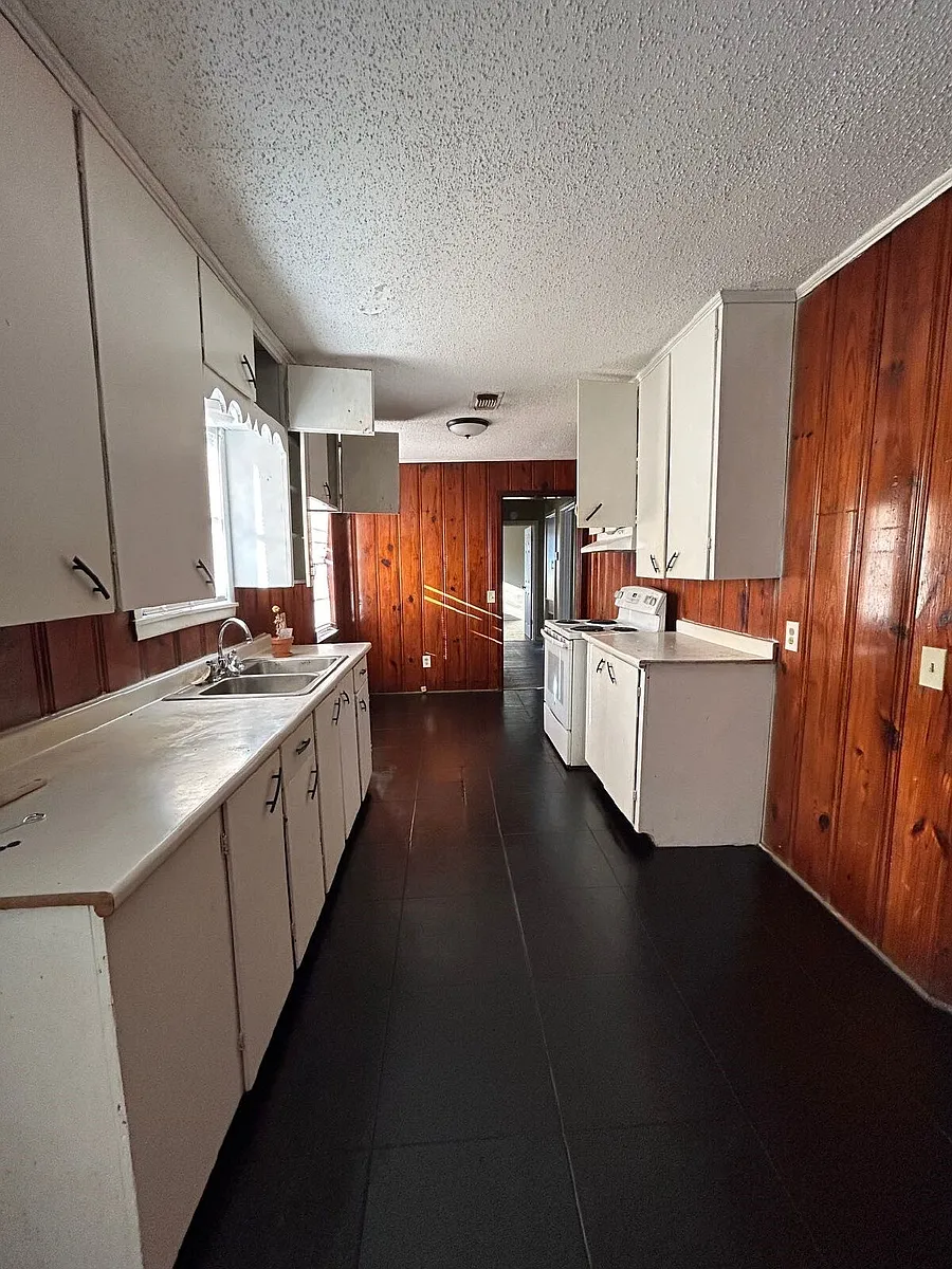 Building Photo - 1105 Culverhouse St