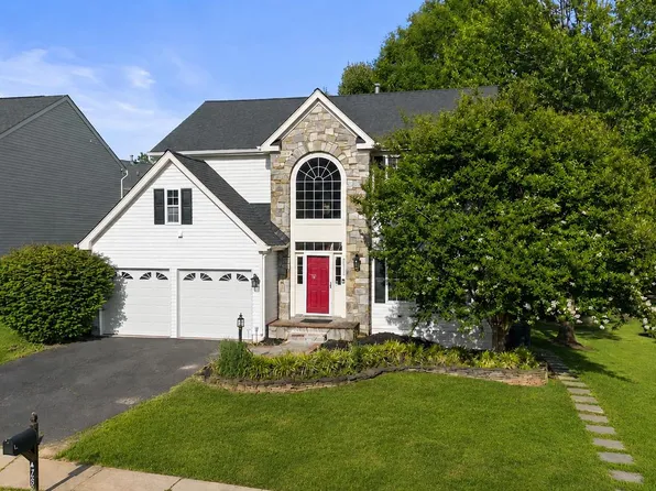 47885 Allegheny Cir, Sterling, VA 20165