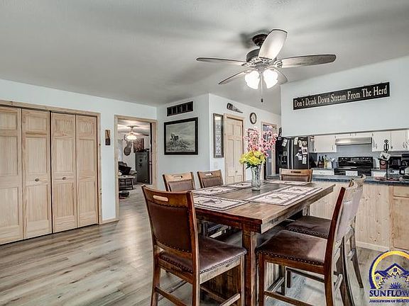 3rd image of 3373 Parkview Dr