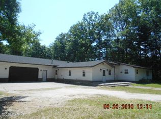 290 N Benson Rd, Fountain, MI 49410