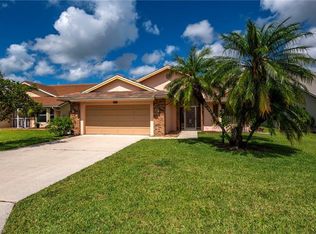 441 Countryside Dr, Naples, FL 34104