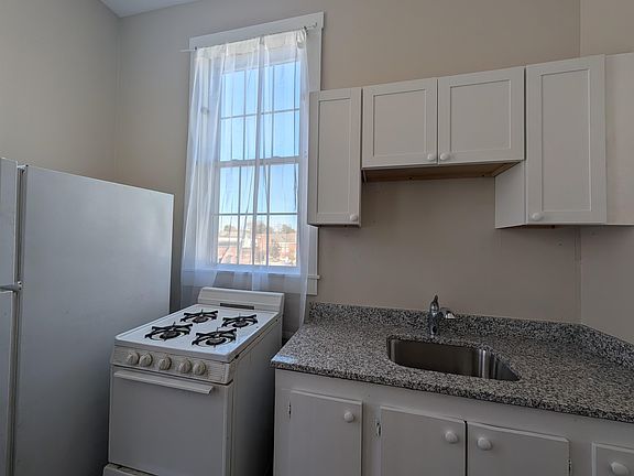 4th image of 145 Main St APT 5