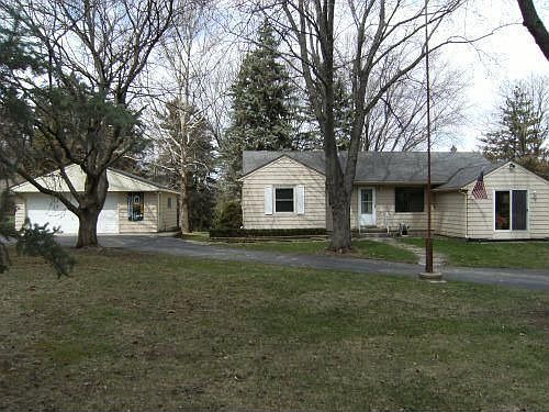 1st image of N11W24108 River Ln
