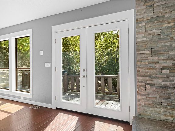 5th image of 12138 Dogwood Dr