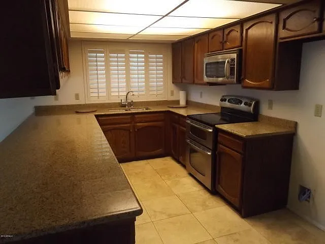 626 W Crofton St — Photo 24