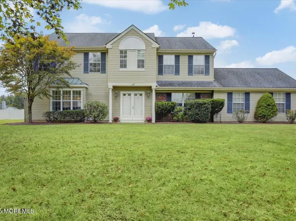 17 Winfield Drive, Manalapan, NJ 07726