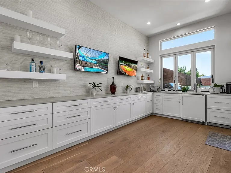 503 S Lucia Ave — Photo 13