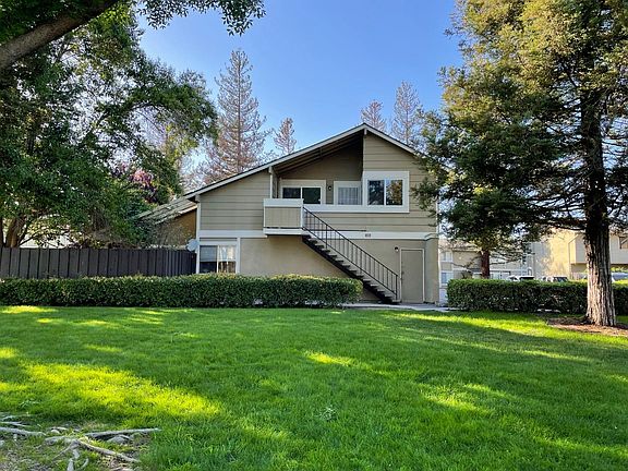 2nd image of 2299 Warfield Way Unit B