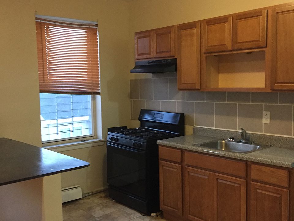 2nd image of 244 Roseville Ave APT 405