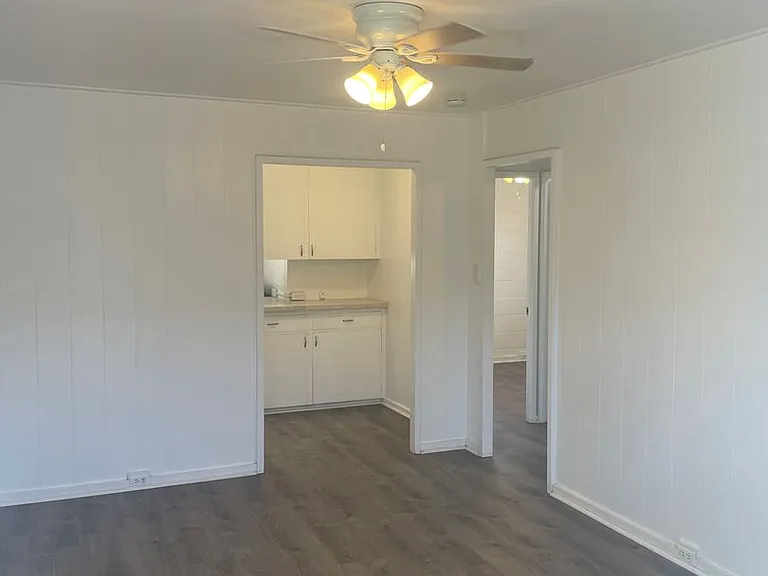 927 Hausten St #D — Photo 2