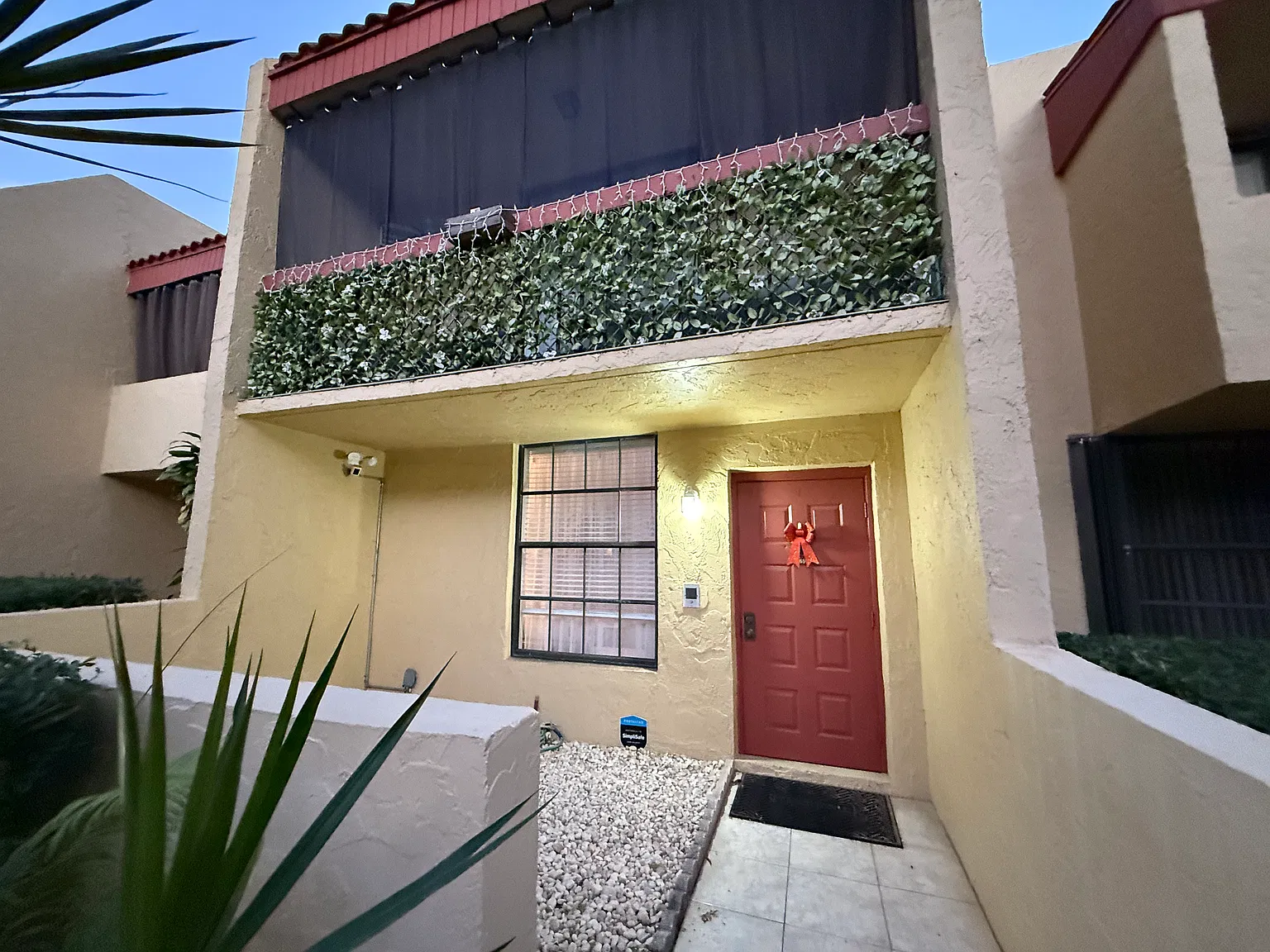 2 bed, 2.5 bath, 1200 sqft, $2,350 — Photo 2