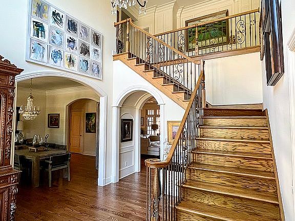3rd image of 4 S Mission Hills Cir