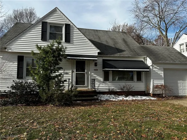 1358 Haverston Rd, Lyndhurst, OH 44124