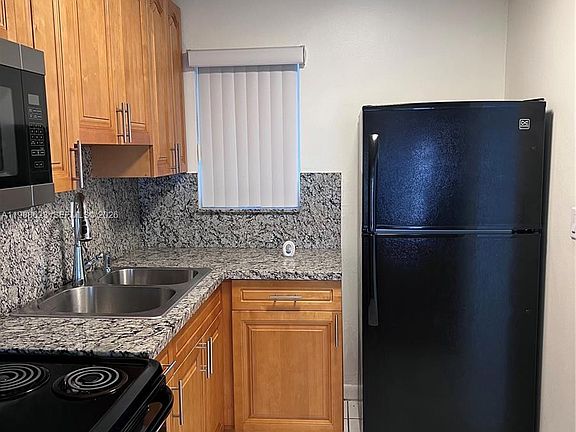 2nd image of 2750 W 76th St APT 208