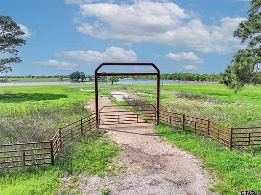 2nd image of 973 County Road 1604