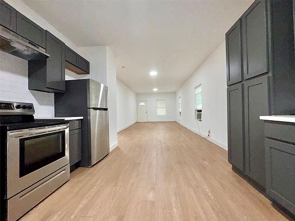4th image of 27 Norwood St