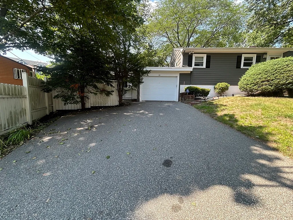3 bed, 2.0 bath, 1950 sqft, $4,150 — Photo 3