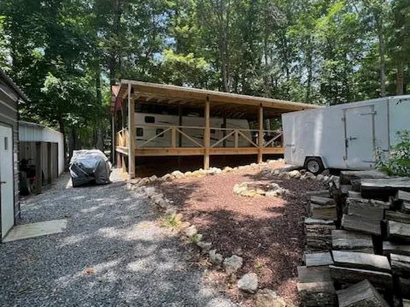 148 Terry Ln SE, Copper Hill, VA 24079