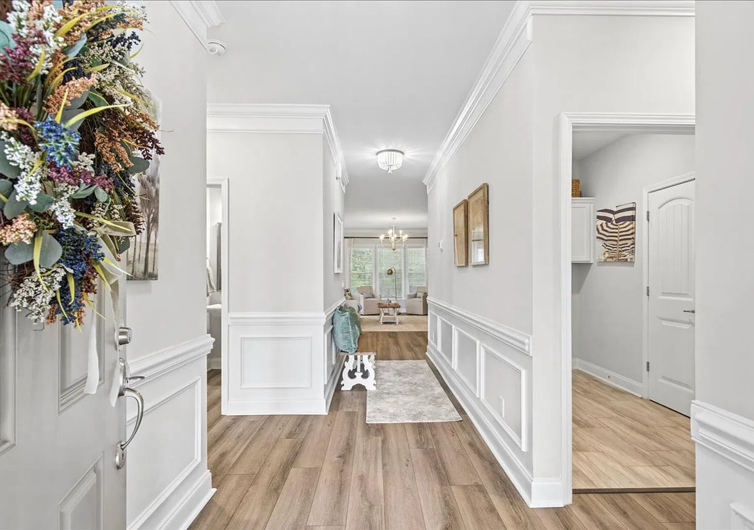 Gorgeous 4 Bed/3.5 Bath Home with 2 Primary Suites in Pooler! — Photo 3