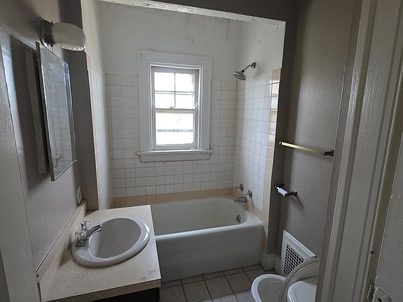 5th image of 3046 Bracken Woods Ln #1