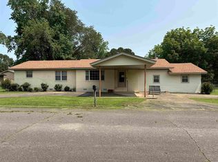 906 W Louisiana St, Beebe, AR 72012