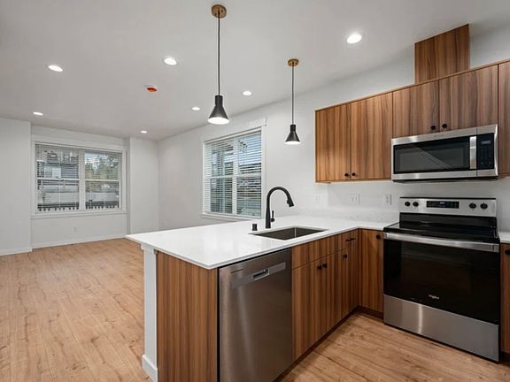 2nd image of 4266 Jazz Ln