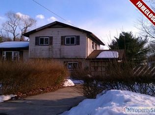 132 Stacom St, Brentwood, NY 11717
