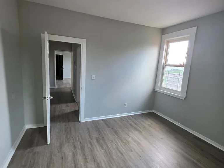 233 Littleton Ave #13 — Photo 3