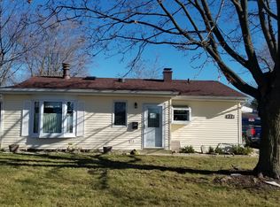 27 Thrush Rd, Carpentersville, IL 60110