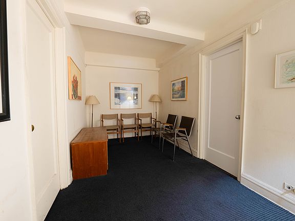 4th image of 311 E 72nd St APT 1G