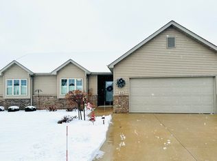 53 Penbrook Cir, Appleton, WI 54913