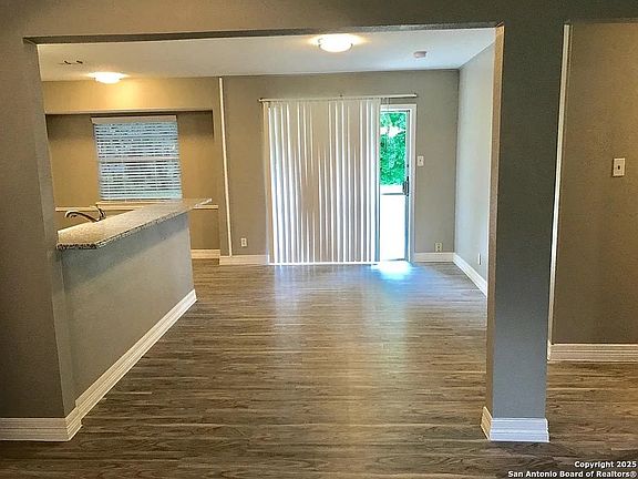 3rd image of 7027 Centergrove