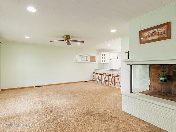 2nd image of 830 Holbeck Dr