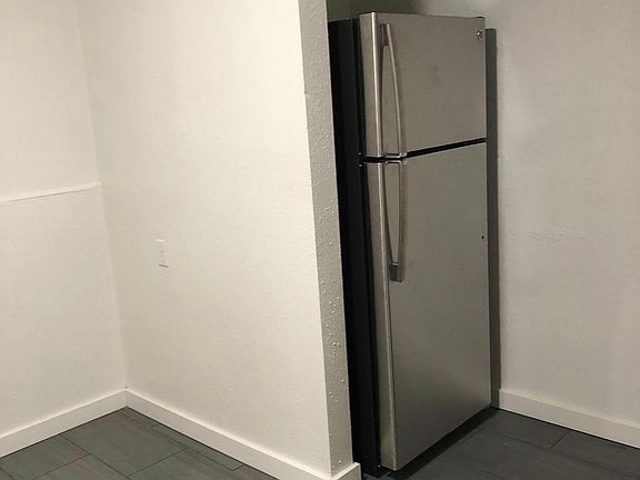 3rd image of 620 Eddy St APT 21