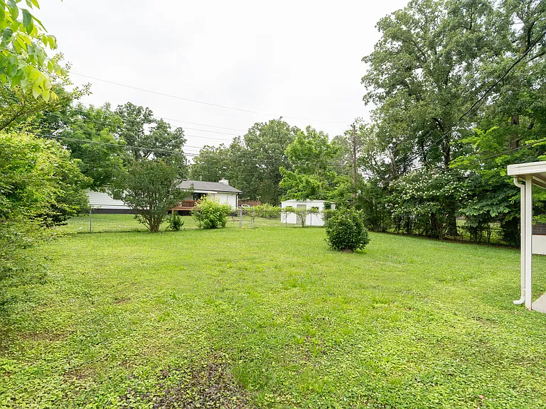 1621 Fernwood Cir — Photo 25