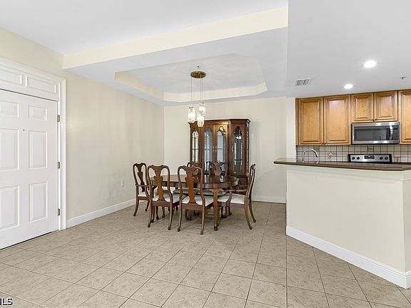 4th image of 1518 SW 50th St APT 102